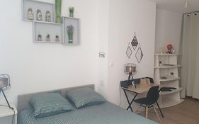 Grande Chambre Avec Tv Fibre 5G , Lumineuse Et Confortable